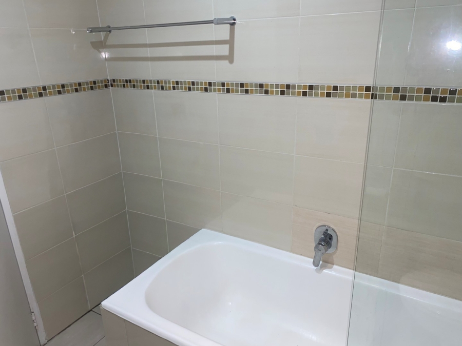 2 Bedroom Property for Sale in Atholl Gauteng