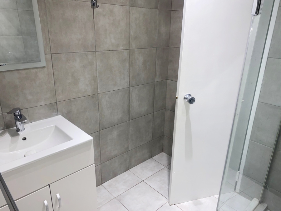 2 Bedroom Property for Sale in Atholl Gauteng