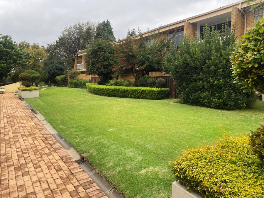 2 Bedroom Property for Sale in Atholl Gauteng