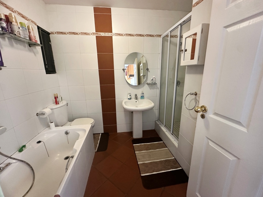 To Let 2 Bedroom Property for Rent in Northcliff Gauteng