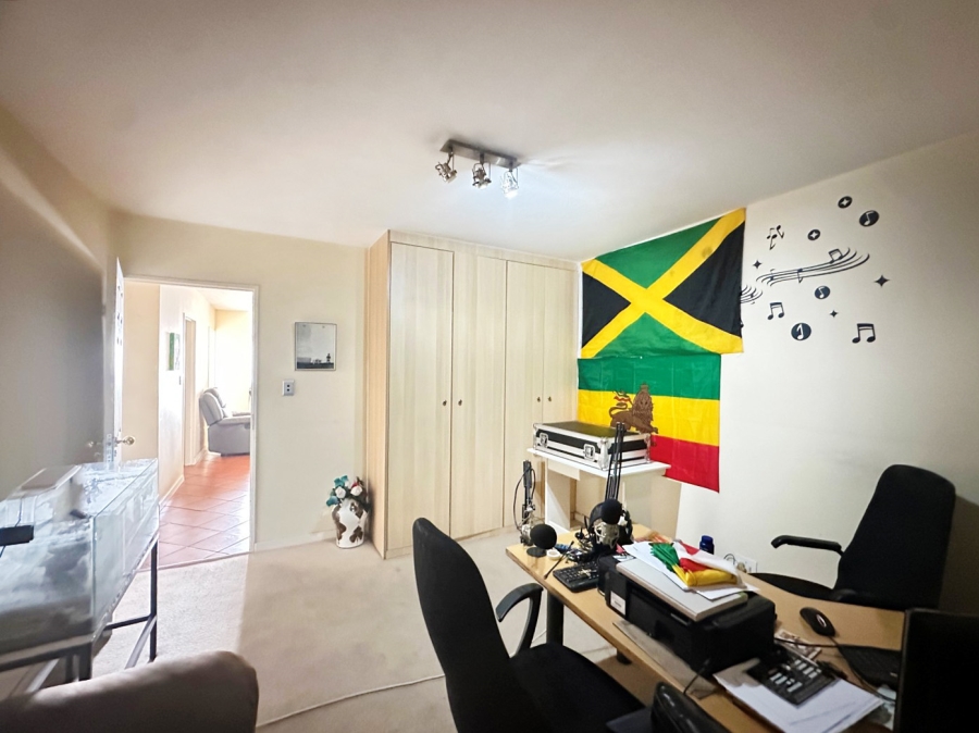 To Let 2 Bedroom Property for Rent in Northcliff Gauteng