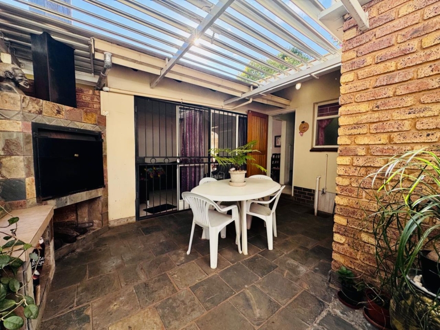 3 Bedroom Property for Sale in Magalieskruin Gauteng