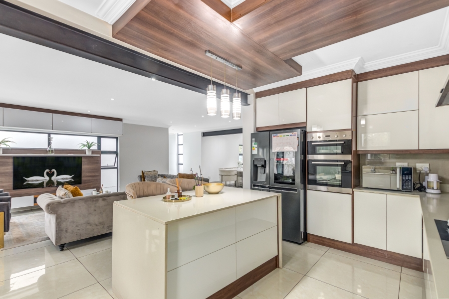 4 Bedroom Property for Sale in Copperleaf Estate Gauteng