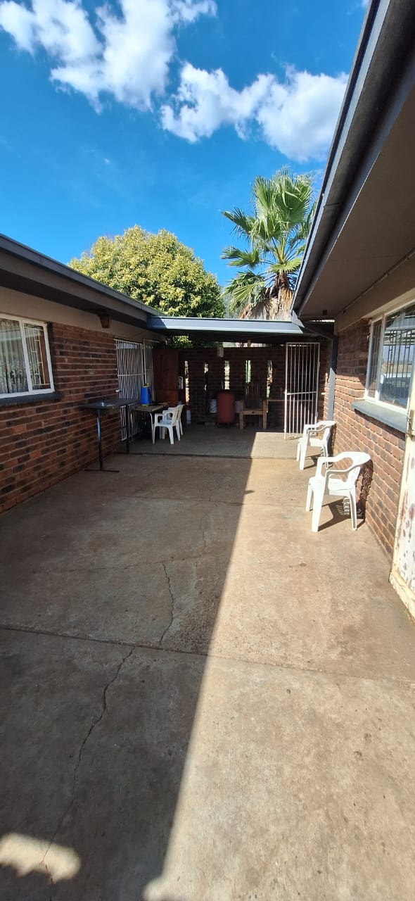 3 Bedroom Property for Sale in Buyscelia Gauteng