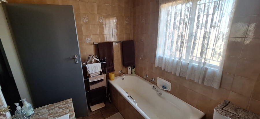 3 Bedroom Property for Sale in Buyscelia Gauteng