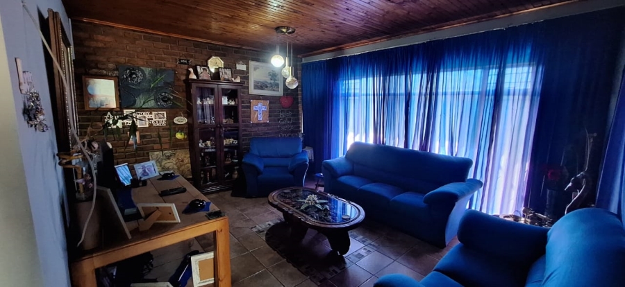 3 Bedroom Property for Sale in Buyscelia Gauteng