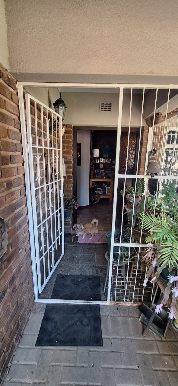 3 Bedroom Property for Sale in Buyscelia Gauteng