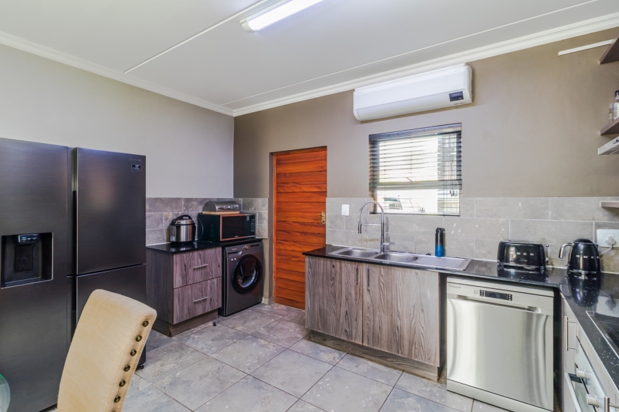 To Let 2 Bedroom Property for Rent in Carlswald Gauteng