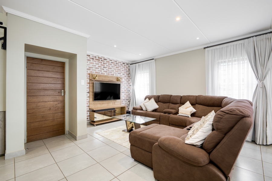 3 Bedroom Property for Sale in Lion Pride Gauteng