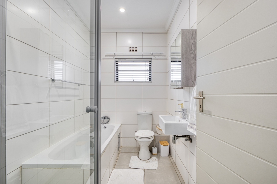 3 Bedroom Property for Sale in Lion Pride Gauteng