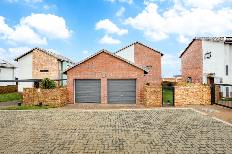 3 Bedroom Property for Sale in Lion Pride Gauteng