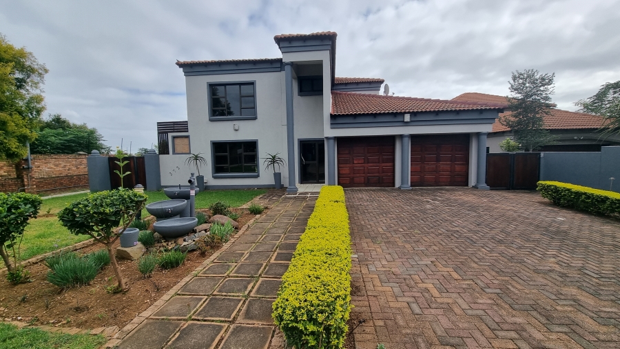 4 Bedroom Property for Sale in Willow Acres Gauteng