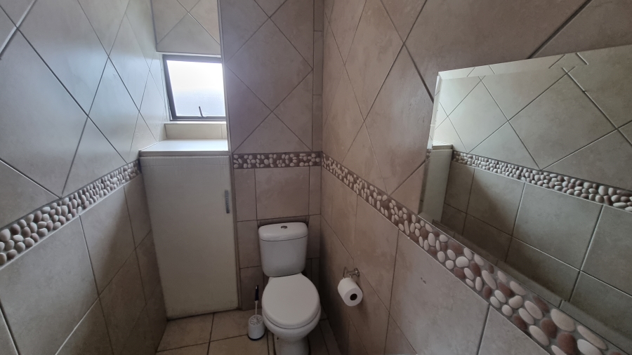 4 Bedroom Property for Sale in Willow Acres Gauteng