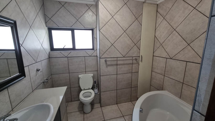4 Bedroom Property for Sale in Willow Acres Gauteng