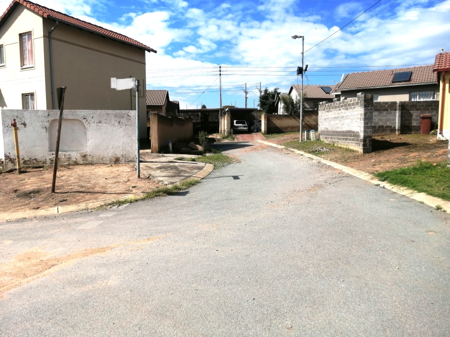 2 Bedroom Property for Sale in Bloubosrand Gauteng