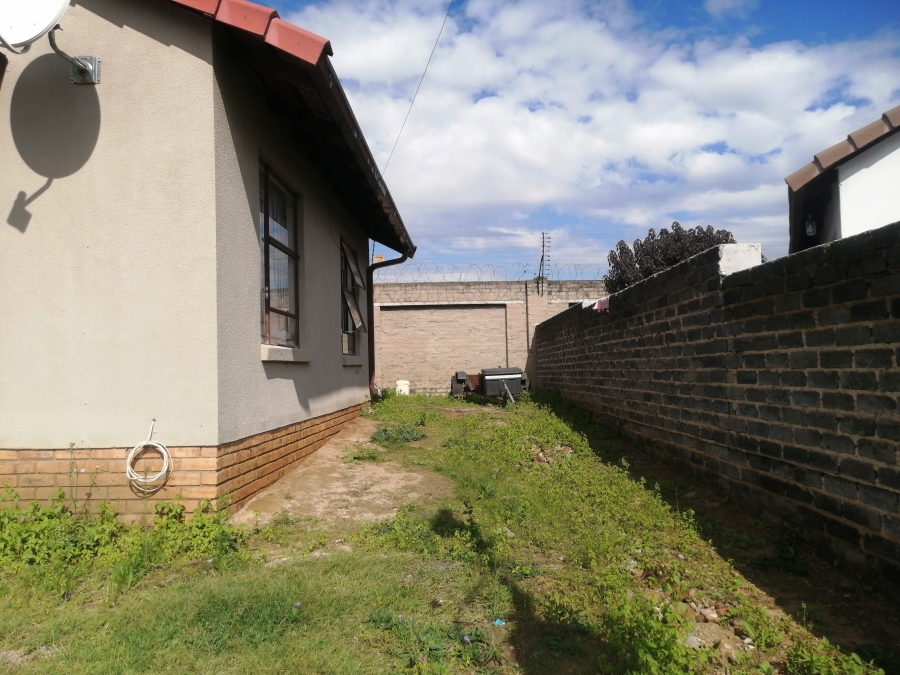 2 Bedroom Property for Sale in Bloubosrand Gauteng