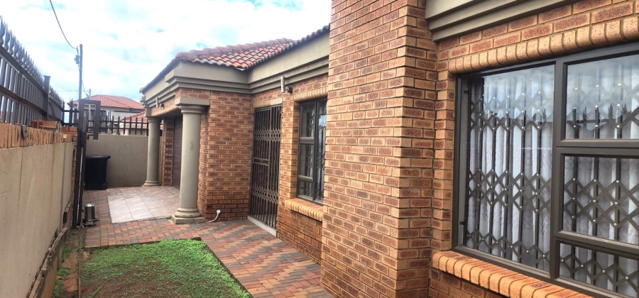 4 Bedroom Property for Sale in Vosloorus Ext 6 Gauteng