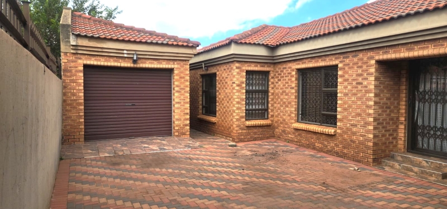 4 Bedroom Property for Sale in Vosloorus Ext 6 Gauteng