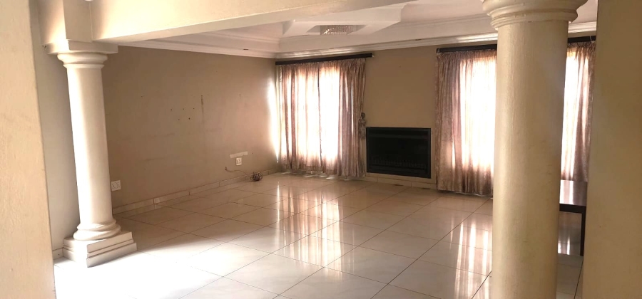 4 Bedroom Property for Sale in Vosloorus Ext 6 Gauteng