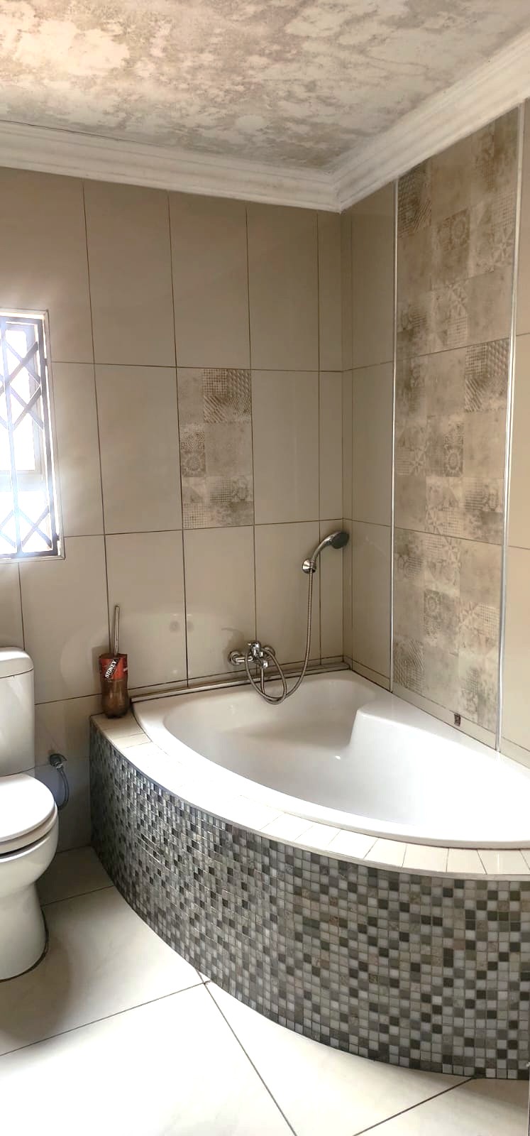 4 Bedroom Property for Sale in Vosloorus Ext 6 Gauteng