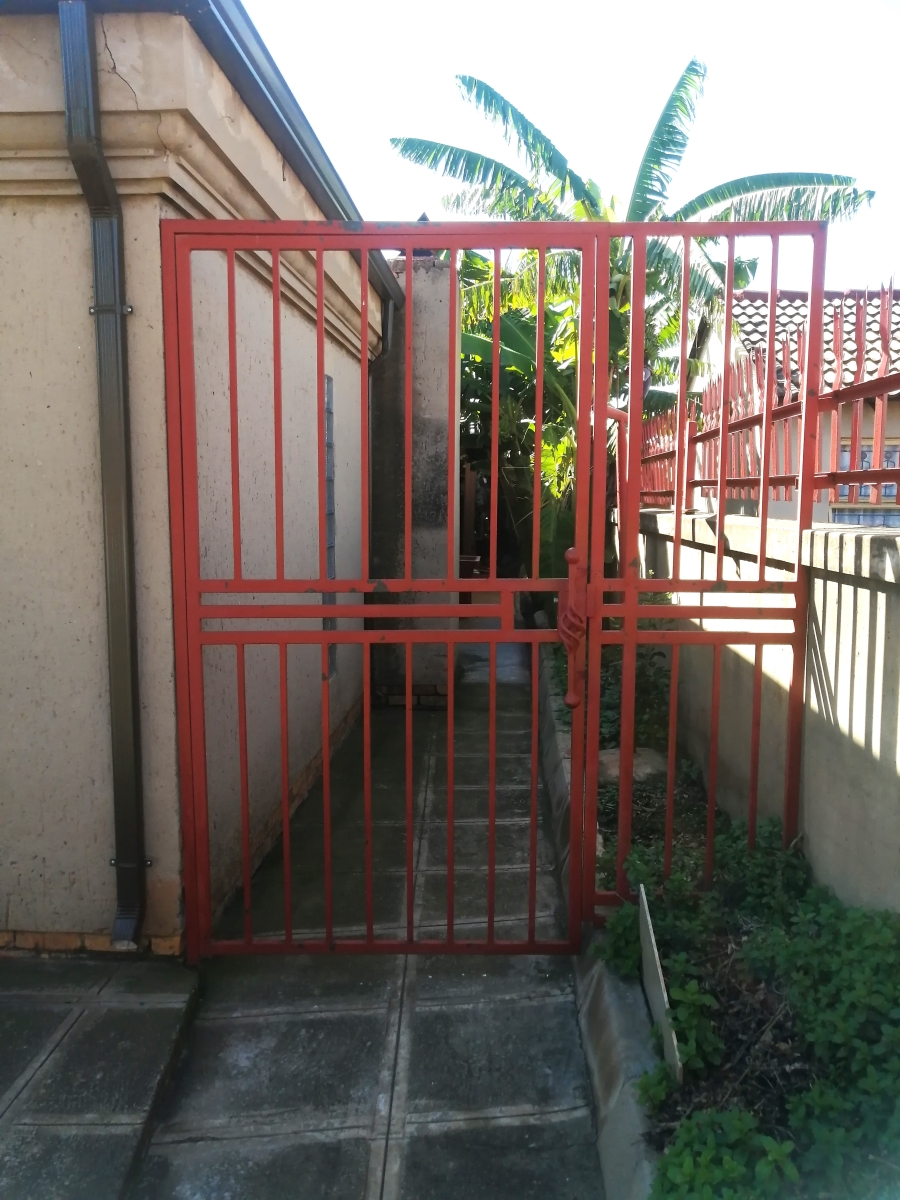 3 Bedroom Property for Sale in A P Khumalo Gauteng