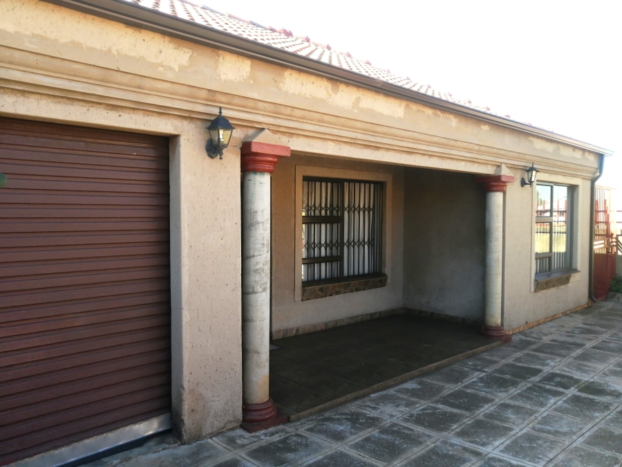 3 Bedroom Property for Sale in A P Khumalo Gauteng