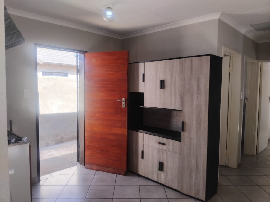 To Let 2 Bedroom Property for Rent in Roodepoort Gauteng