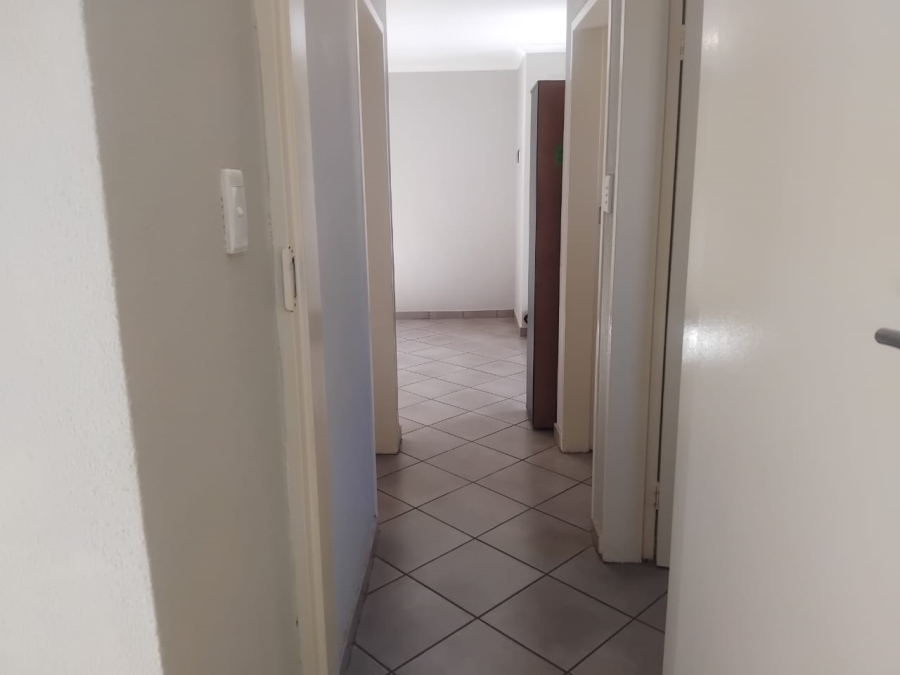 To Let 2 Bedroom Property for Rent in Roodepoort Gauteng