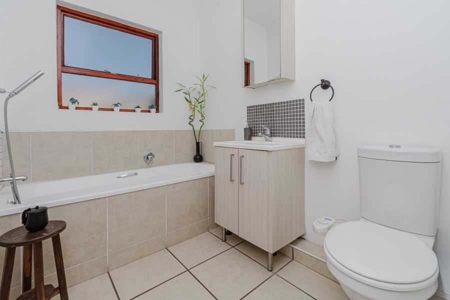 3 Bedroom Property for Sale in Broadacres Gauteng