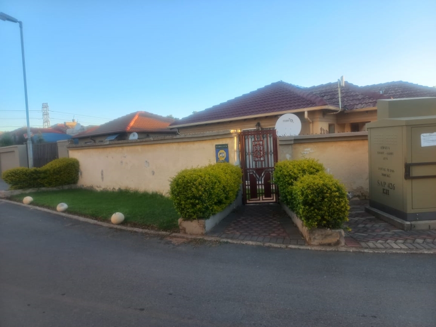 To Let 2 Bedroom Property for Rent in Goudrand Gauteng