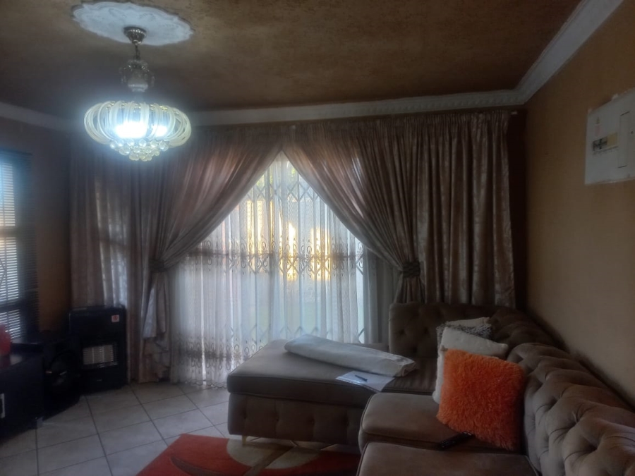 To Let 2 Bedroom Property for Rent in Goudrand Gauteng