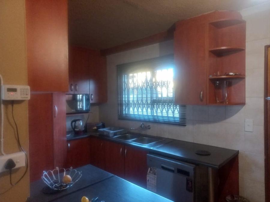 To Let 2 Bedroom Property for Rent in Goudrand Gauteng
