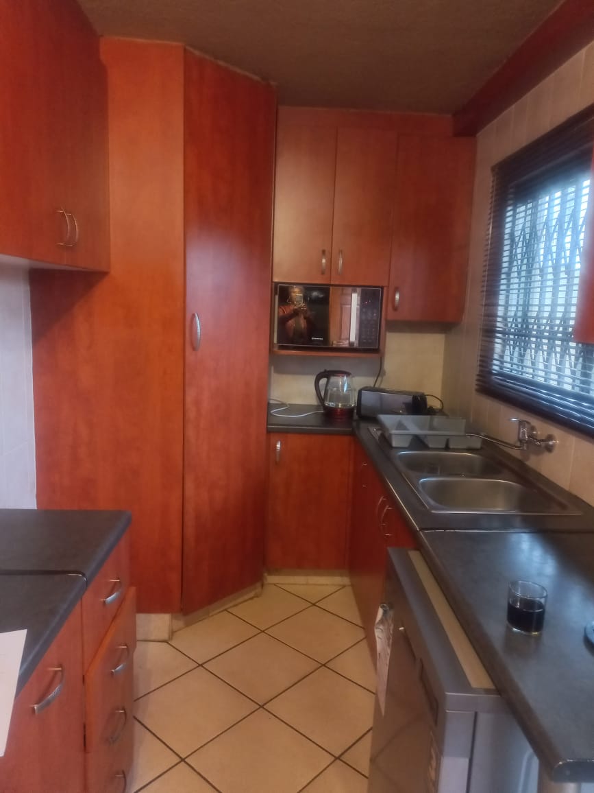 To Let 2 Bedroom Property for Rent in Goudrand Gauteng