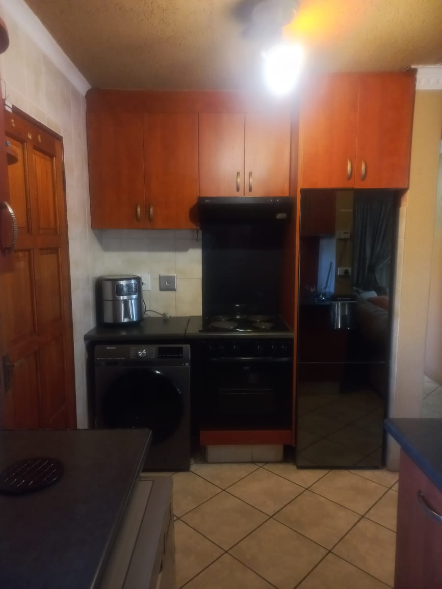To Let 2 Bedroom Property for Rent in Goudrand Gauteng