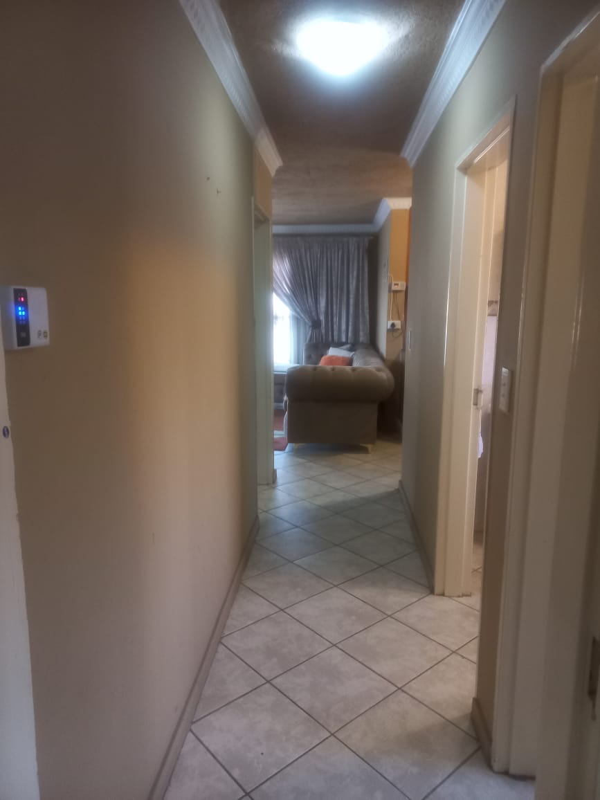 To Let 2 Bedroom Property for Rent in Goudrand Gauteng