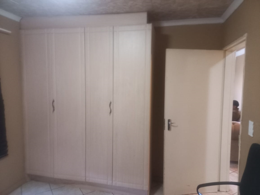 To Let 2 Bedroom Property for Rent in Goudrand Gauteng