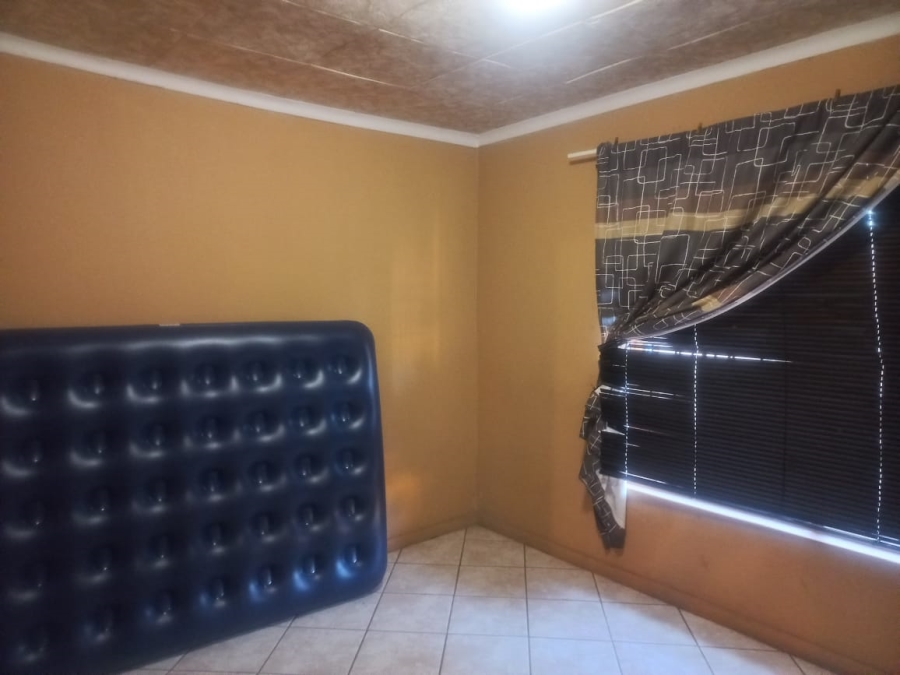 To Let 2 Bedroom Property for Rent in Goudrand Gauteng