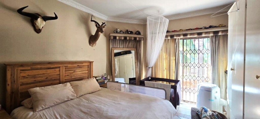 6 Bedroom Property for Sale in Amandasig Gauteng