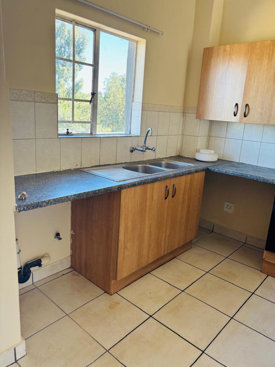 To Let 2 Bedroom Property for Rent in Castleview Gauteng