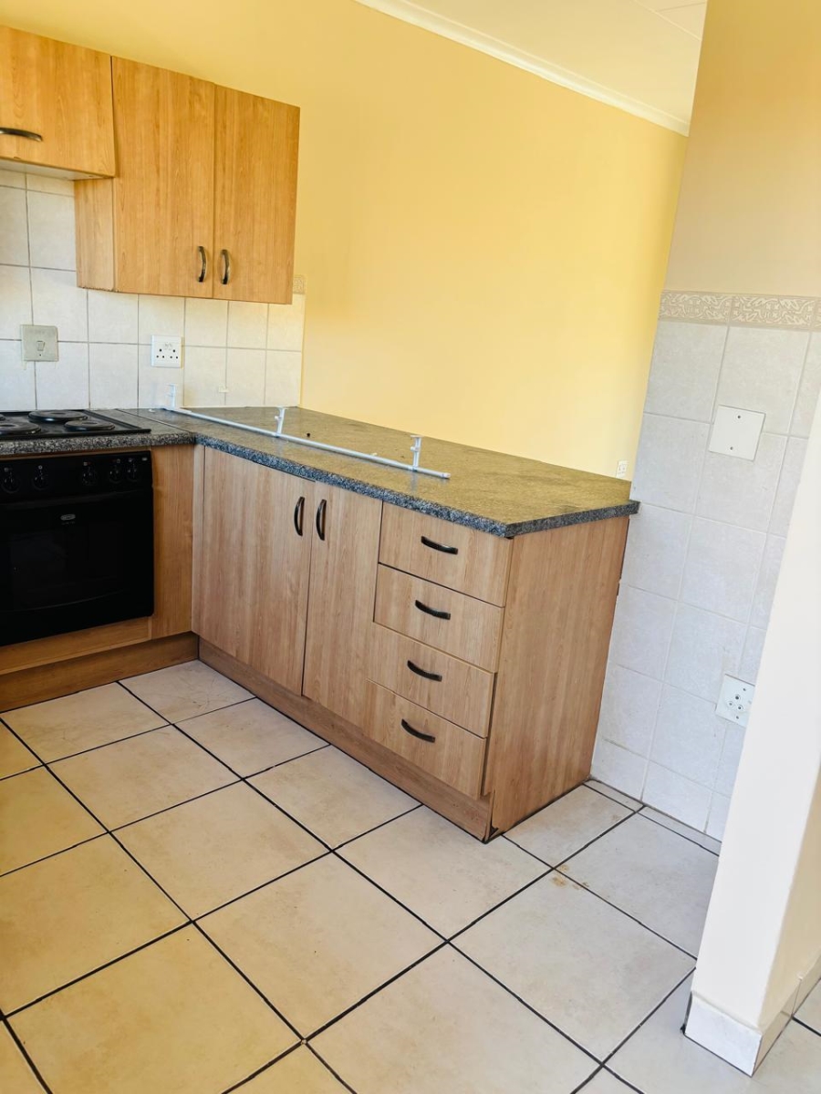 To Let 2 Bedroom Property for Rent in Castleview Gauteng