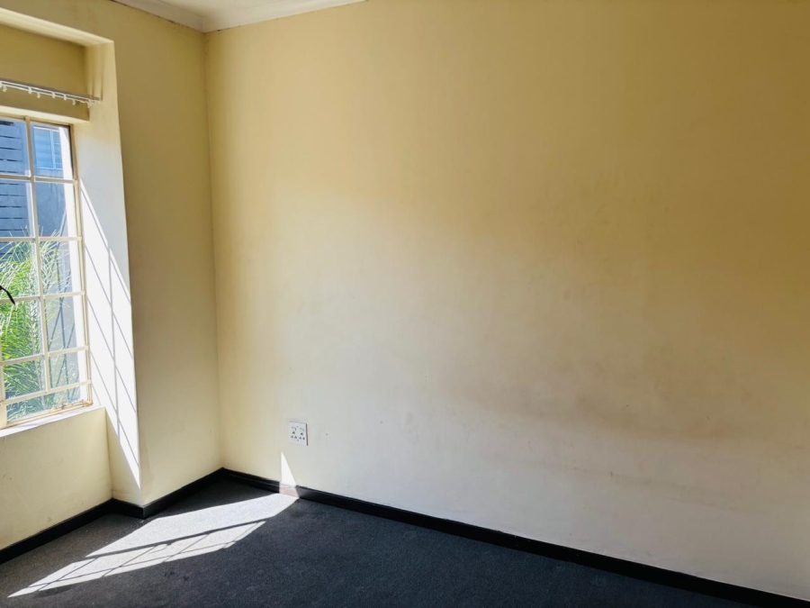 To Let 2 Bedroom Property for Rent in Castleview Gauteng
