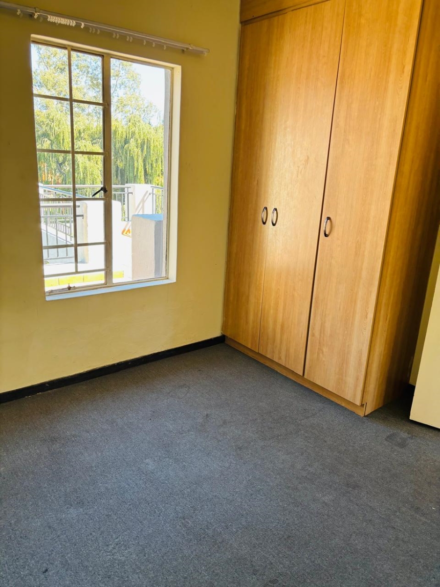To Let 2 Bedroom Property for Rent in Castleview Gauteng