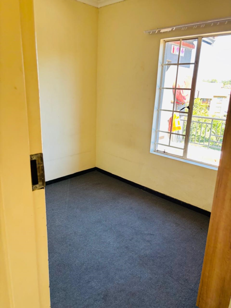 To Let 2 Bedroom Property for Rent in Castleview Gauteng