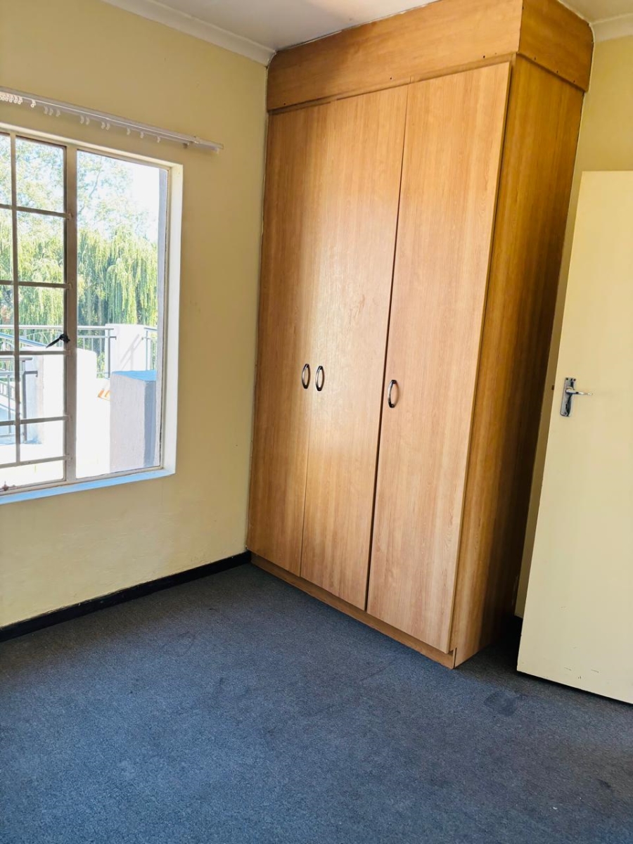 To Let 2 Bedroom Property for Rent in Castleview Gauteng