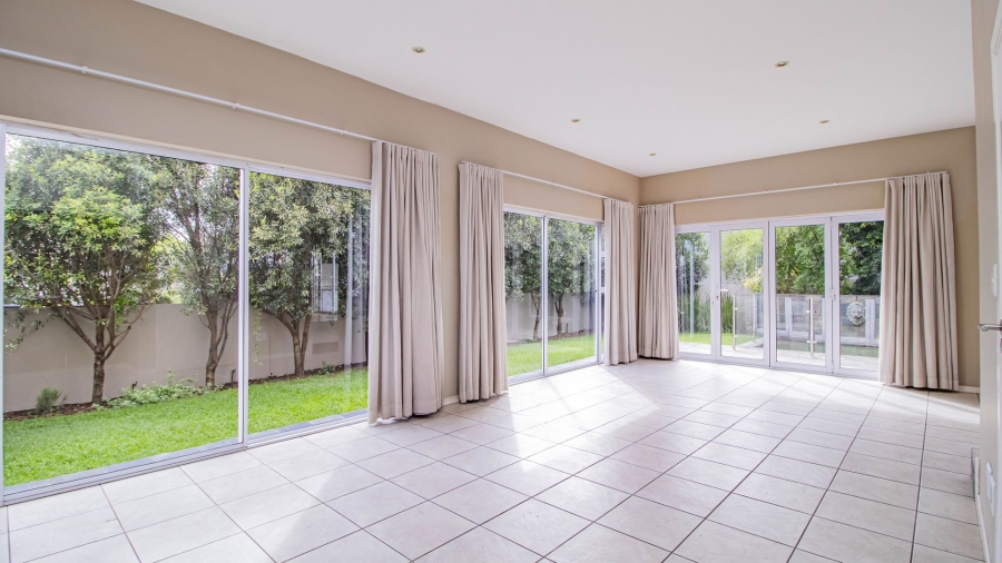 3 Bedroom Property for Sale in Greenstone Hill Gauteng