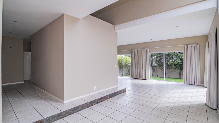 3 Bedroom Property for Sale in Greenstone Hill Gauteng