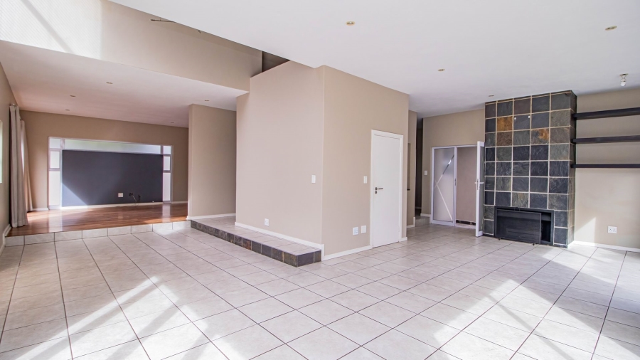 3 Bedroom Property for Sale in Greenstone Hill Gauteng