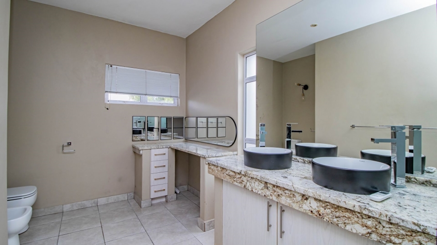3 Bedroom Property for Sale in Greenstone Hill Gauteng