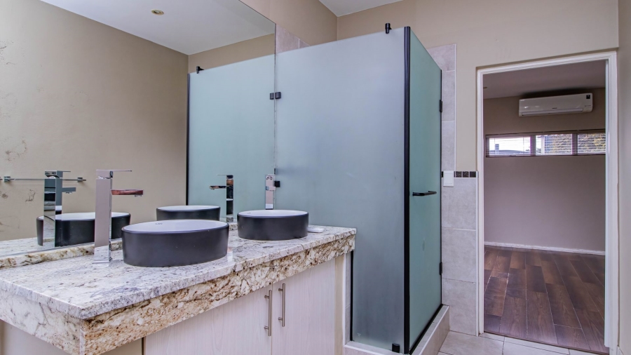 3 Bedroom Property for Sale in Greenstone Hill Gauteng