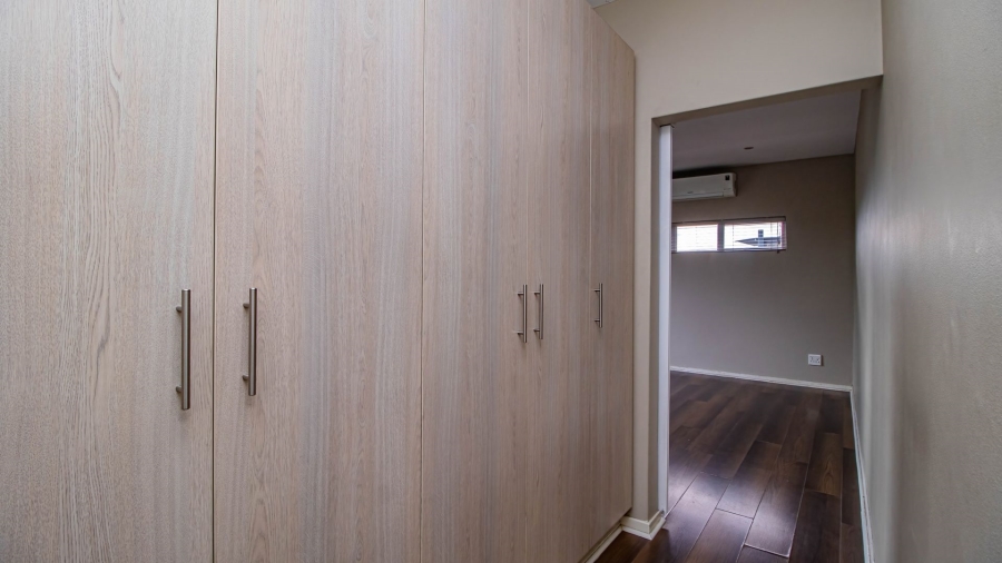 3 Bedroom Property for Sale in Greenstone Hill Gauteng